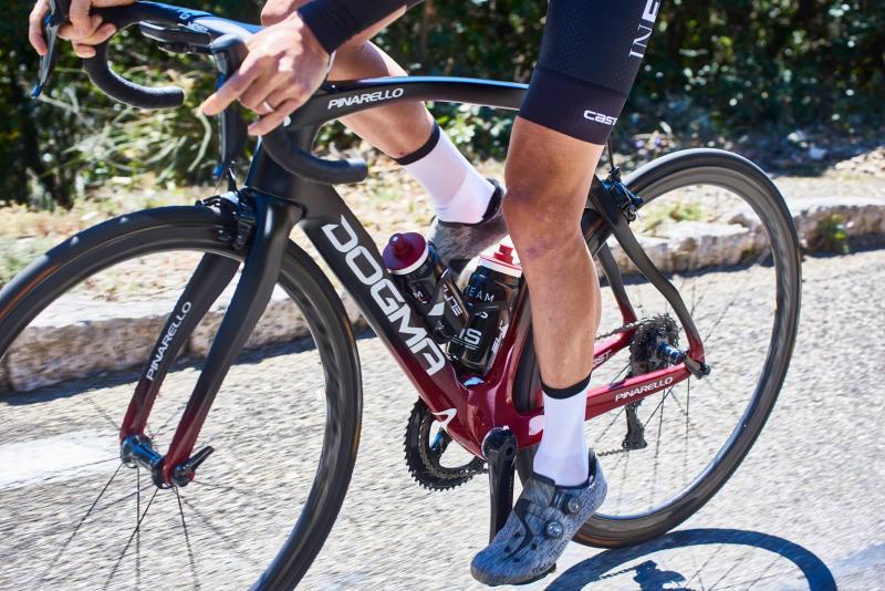 Ltd. Pinarello Dogma F12 XLight sheds even more weight off Froome's aero  road bike - Bikerumor