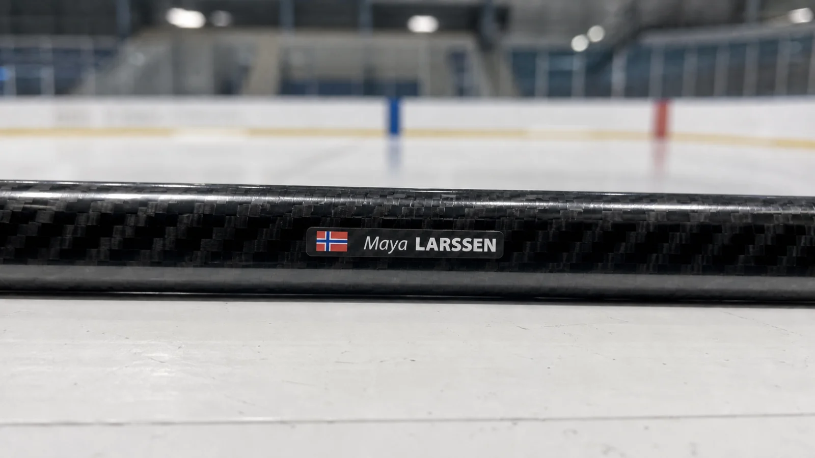 Small personalised hockey stick name sticker with Norwegian flag, italic first name and bold surname